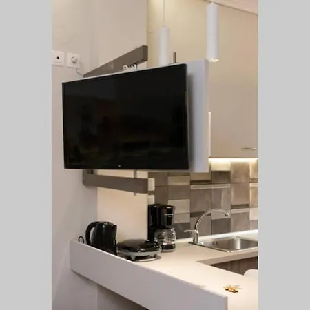 Brand New Small Studio Near The City Center Salonicco